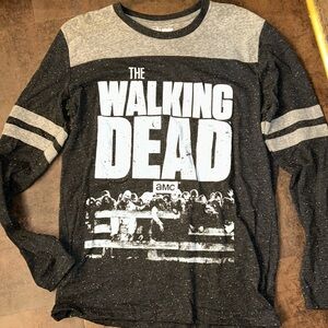 Men’s medium like new walking dead long sleeve T-shirt